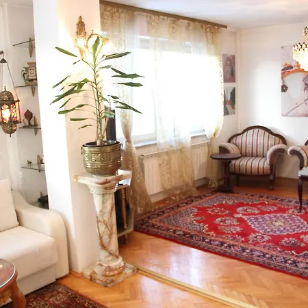 Center Star Apartment
