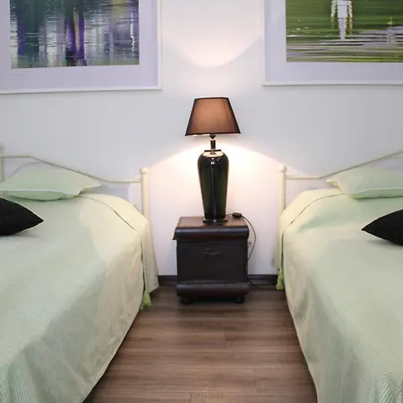 Center Star Apartment